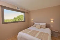 Villa Filao with Infinity Pool 10 Minutes from the Beaches of Argeles Sur Mer. - Homestays