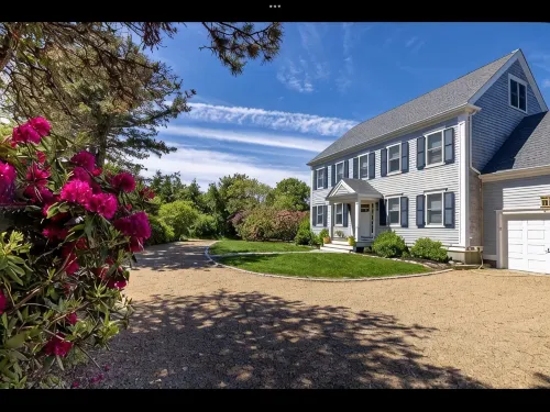 WALK TO VILLAGE LOCATION, NEW POOL, FAMILY COMPOUND! - Wi-Fi