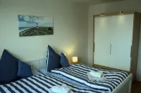 New vacation apartment with sunny balcony and large bicycle cellar - 酒店式公寓