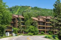 Spacious 3B/3B Condo. Luxury Amenities. ShuffleBoard. HotTubs. 1st FLR. Location - gimnasio