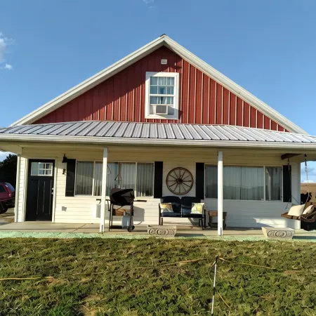Horse farm with stunning mountain views!