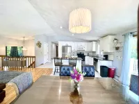Bonnet Shores 6 Bed  3 Bath in Bonnet Near Weekend Neighborhood Shuttle to Beach - Wifi
