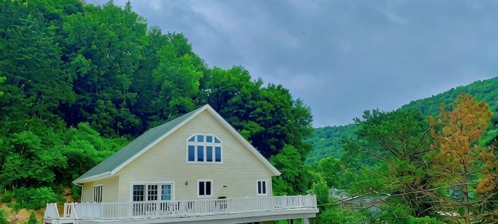 Scenic View Lodge- w/ Hot Tub & Pool Hotels in Allamakee County