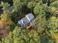 Incredible Mountain Views - Modern Four Bedroom Home - Five Minute Walk to Slope - Mountain view