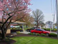 Amish Country Motel - parking