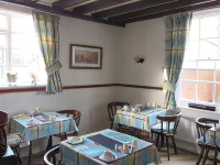 Holden House - homestay