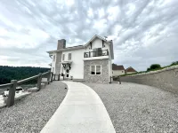 Modern Lake Cottage - Amazing Views - 6 Bed/6 Bath - Boat Launch - 4-Star
