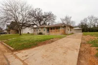 Atnt Cowboys Rangers TX Live  Five Stars!! 4Bed 4 Bath Walk Downtown Arlington - บังกะโล