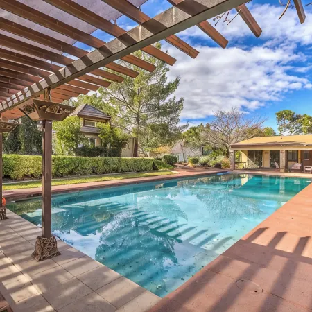 Private Massive Pool, Tennis Court, Basketball Court, Game Room, 6mi. to Strip