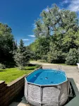Log Cabin/ w hot tub, outdoor pool & pool table