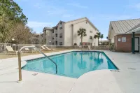 Coastal Treehouse, Heart of Destin! Walk to beach! Massive Balcony w/ Lake Views - วิว