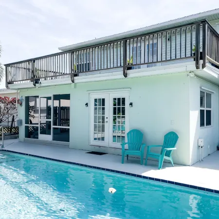 Skyline Breeze - Minutes from downtown Jensen Beach