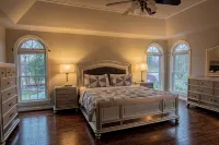 Spacious 5-bedroom farmhouse in peaceful Nokesville with Pool - 4-Sterne