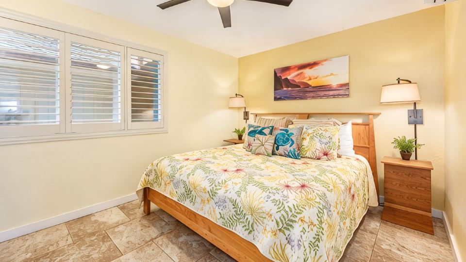 Ocean Front, Ground Level 1 Bedroom with King, Sleeps 4, with Cold AC
