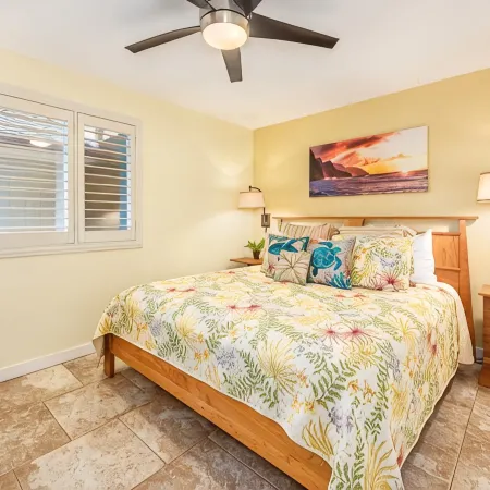 Ocean Front, Ground Level 1 Bedroom with King, Sleeps 4, with Cold AC