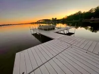 Spacious 6 bedroom home on a 430 acre all sports lake. - Wifi