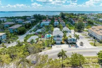 Across the street from the Beach, restaurants, free wifi. - 3-Star