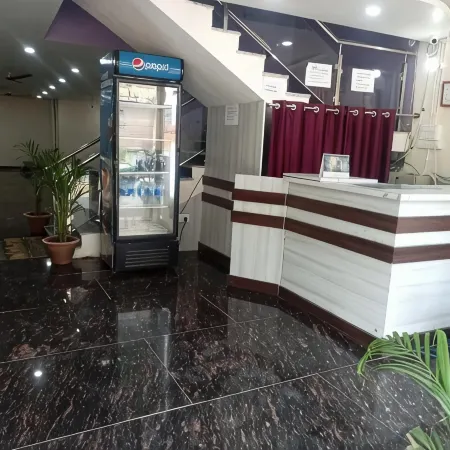 Hotel Regal Heights