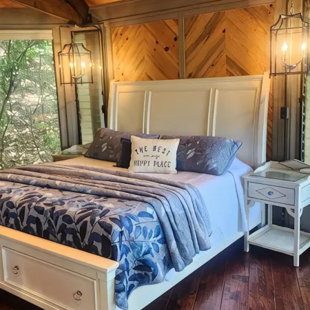 Couples Retreat with Hot Tub, Lake & Mountain Views in Big Canoe Luxury Resort