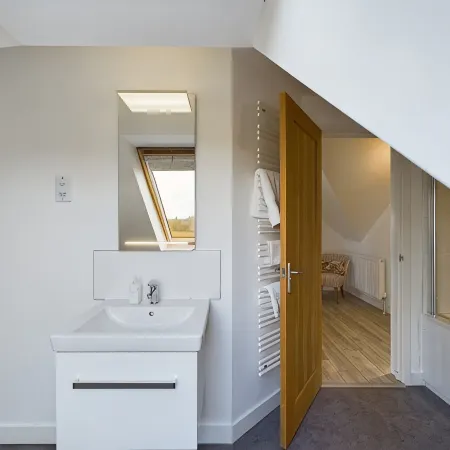 A tranquil farm stay in the Weald of Kent, 50mins from central London via PT.