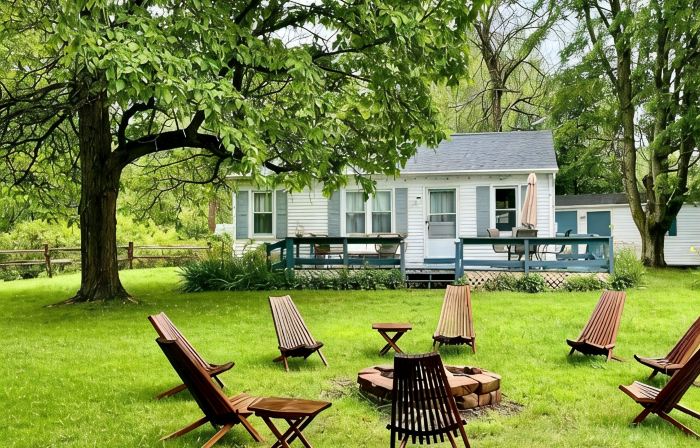 Charming Lakeside 2-bedroom cottage in lovely Alburgh, VT