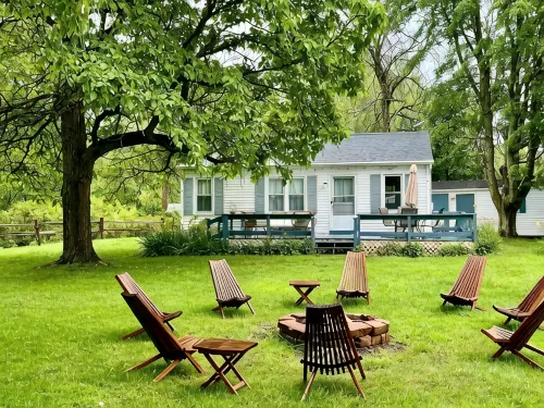 Charming Lakeside 2-bedroom cottage in lovely Alburgh, VT - Homestays