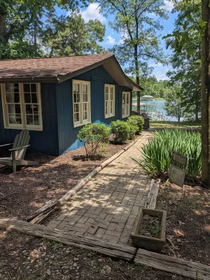 House on Lake Hartwell with amazing sunrises - Homestays