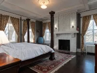 Spacious 6-bedroom house with AC, WiFi in charming Springfield - 4 estrellas