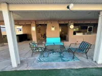 Beautiful house with pool and hot tub! - พร้อมWifi