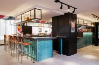 Moxy Richmond Downtown - bar