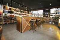 Reef Gateway Hotel - bar