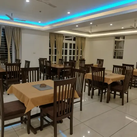 Hotel Rewalsar Heights Отели в г. Округ Манди