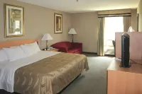 Quality Inn Nashville - Bloomington - parking