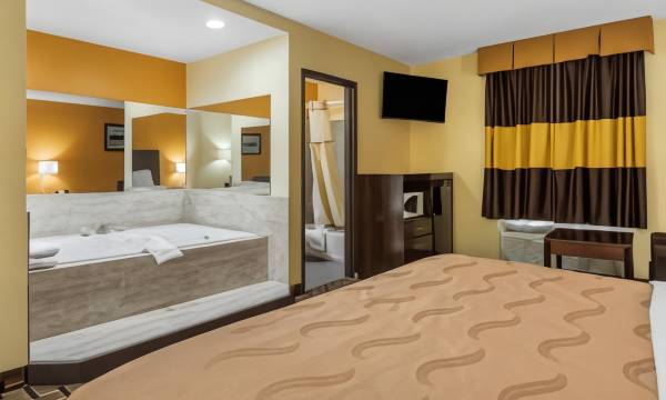 Quality Inn Grand Rapids Near Downtown