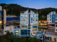 Samcheok Pureun Bada Pension Hotels near Samcheok Library