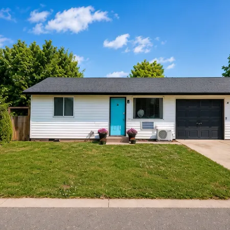 Full Kitchen - Cozy 2 Br with King Bed - Hospital & Hanford Super Close.