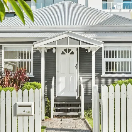 Contemporary Cute! 2bed/1bath/1car~house~10min CBD