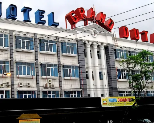 Hotel Grand Duta Syariah Hotels near Pasar Cinde