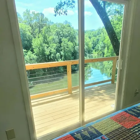 NEW! Lakefront Cabin-Mnt View-Hot Tub-WIFI-Prime Location-Bryson City/Cherokee