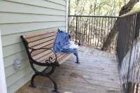 Secluded Treehouse in the Woods - 10 Minutes to Branson Landing & Sdc!