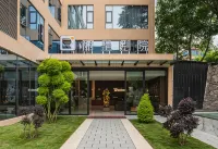 Rezem Retreat Maoxian Guqiangcheng - Gym