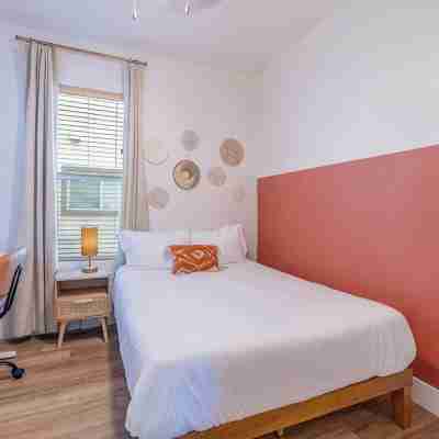 Charming Family 2Br Midtown Reno - Pets Welcome Rooms