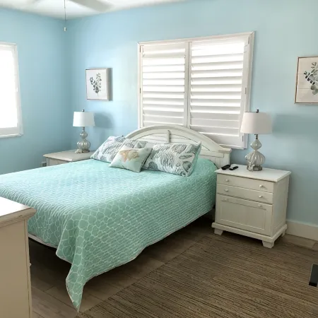 2 bedroom condo across from #1 Rated Siesta Key Beach
