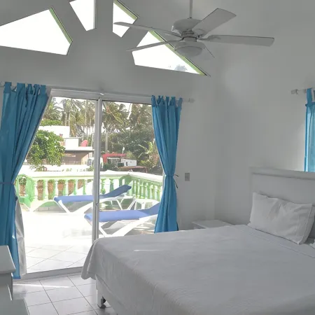 Villa Belvedere; Play Pool at The Beach!,  Sleeps 8. Chef Available