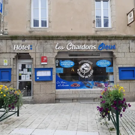 Logis Hôtel les Chardons Bleus Restaurant le Bistrot de La Mer