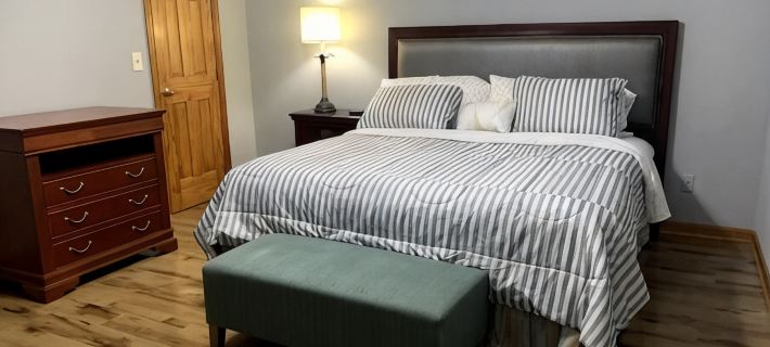 Bee Home.. Hotels in Floyd County