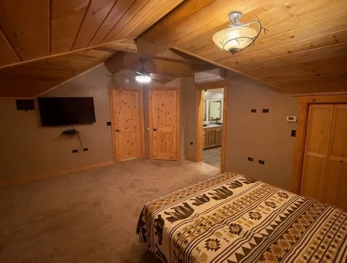 Gorgeous Log Home with Incredible Views - Homestays