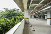 Travelers Rio Verde Living Suites - Parking