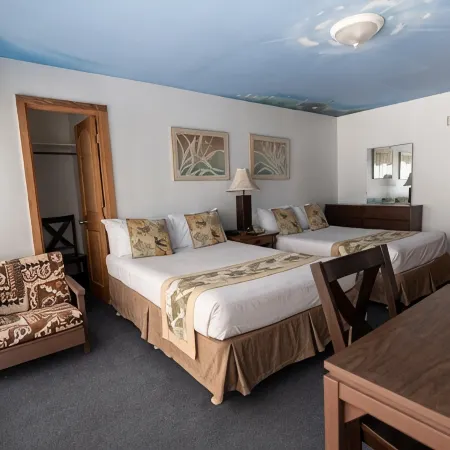Holiday Surf Hotel (with Full Kitchen)