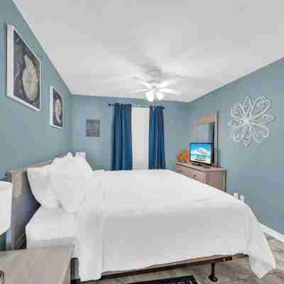 Oceanview, Private Balcony, State Park Getaway in Heart of Gulf Shores Rooms